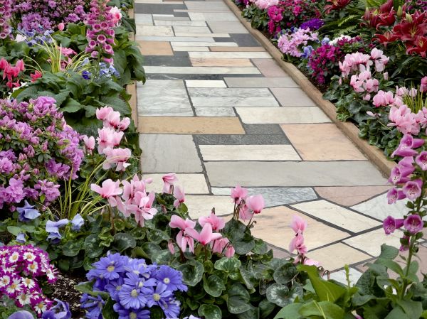 Cost of Garden Path Installation in Northville