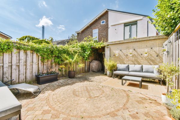Cost of Courtyard Patio Service in Northville
